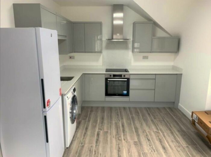 2 Bedroom Semi-Detached House To Rent In Broadway, Cardiff, CF24