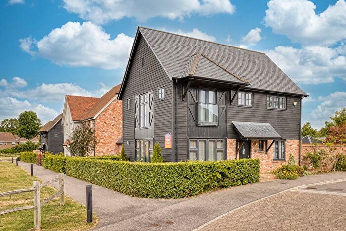 3 Bedroom Link Detached House For Sale In Bakers Field, Cliffsend, Ramsgate, Kent, CT12