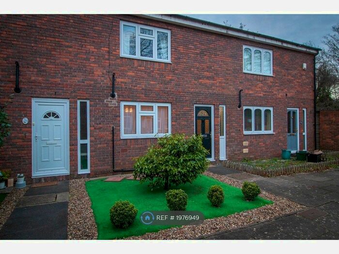 2 Bedroom Terraced House To Rent In Ravensbourne Avenue, Bromley, BR2