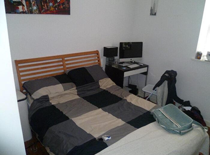 2 Bedroom Flat To Rent In Blackman Lane, Leeds, West Yorkshire, LS2