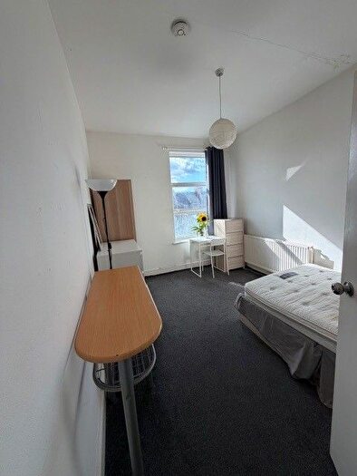 2 Bedroom Flat To Rent In Cricklewood Broadway, London, NW2