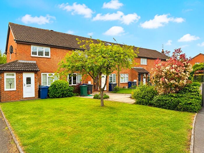 2 Bedroom Terraced House To Rent In Sellwood Drive, Barnet, EN5