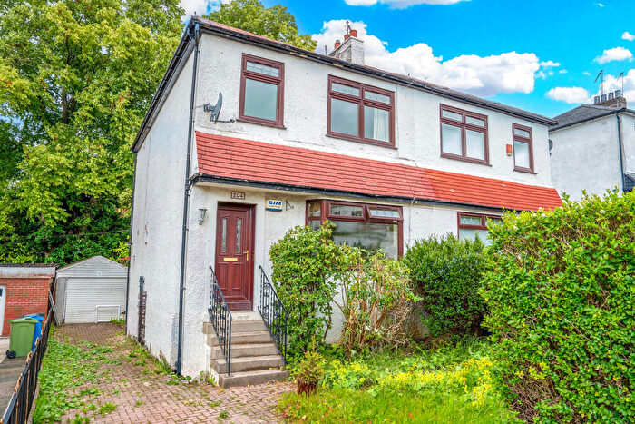 3 Bedroom Semi-Detached House For Sale In Orchard Park Avenue, Thornliebank, Glasgow, G46