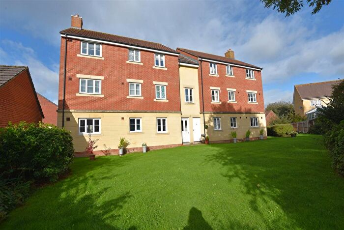 2 Bedroom Flat For Sale In Otter Springs, Gillingham, SP8