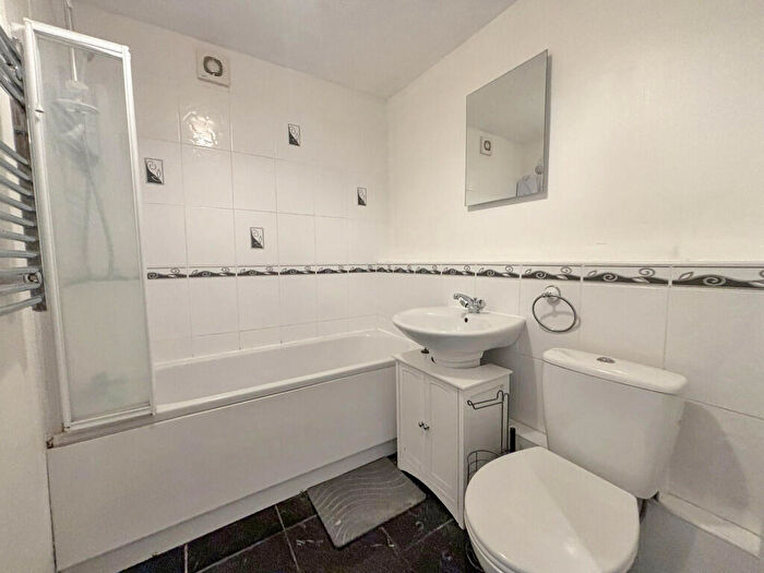 2 Bedroom Flat For Sale In Trinity Mews, Bury St Edmunds, IP33
