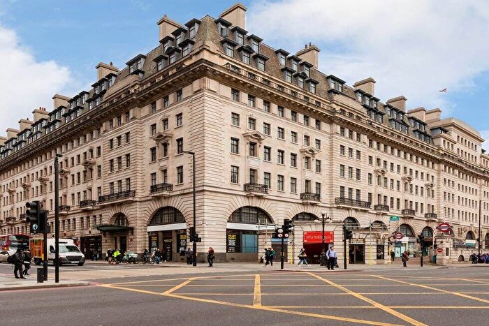 2 Bedroom Flat To Rent In Chiltern Court, Baker Street, Baker Street, NW1