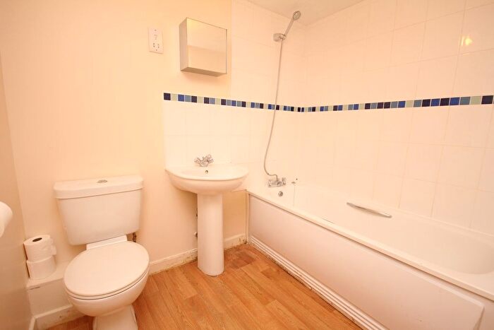 2 Bedroom Flat To Rent In Dunkerley Court, Birds Hill, Letchworth Garden City, SG6