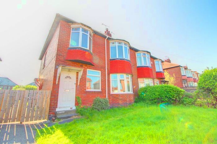 2 Bedroom Flat To Rent In Ovington Grove, Fenham, Newcastle Upon Tyne, NE5