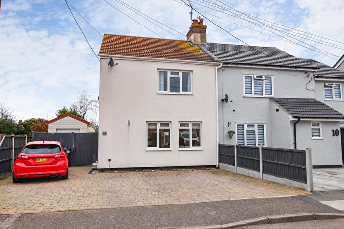 3 Bedroom Semi-Detached House For Sale In Oak Road, Heybridge, Maldon, CM9