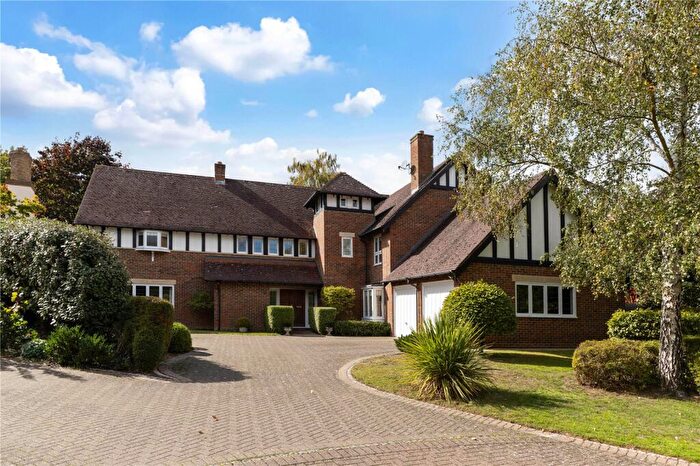 5 Bedroom Detached House For Sale In Lytton Park, Cobham, Surrey, KT11