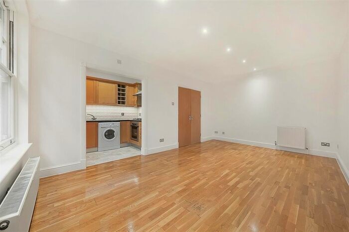 1 Bedroom Flat To Rent In Hand Court, London WC1V