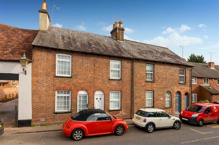 3 Bedroom House To Rent In High Street, Markyate, St. Albans, AL3