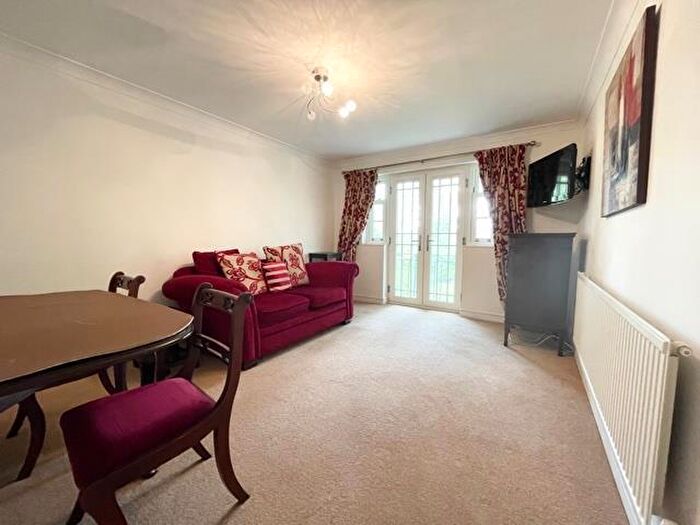 2 Bedroom Apartment To Rent In Stanhope Road, Highgate, N6