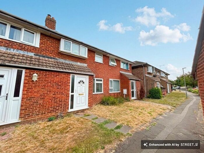 3 Bedroom Terraced House To Rent In Favell Drive, Furzton, MK4