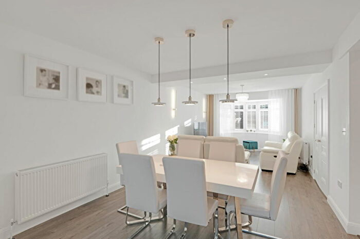 3 Bedroom Detached House For Sale In Wychall Lane, Kings Norton, Birmingham, B38
