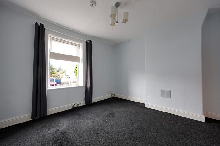3 Bedroom End Of Terrace House For Sale In Cemetery Road, Padiham, Burnley, BB12