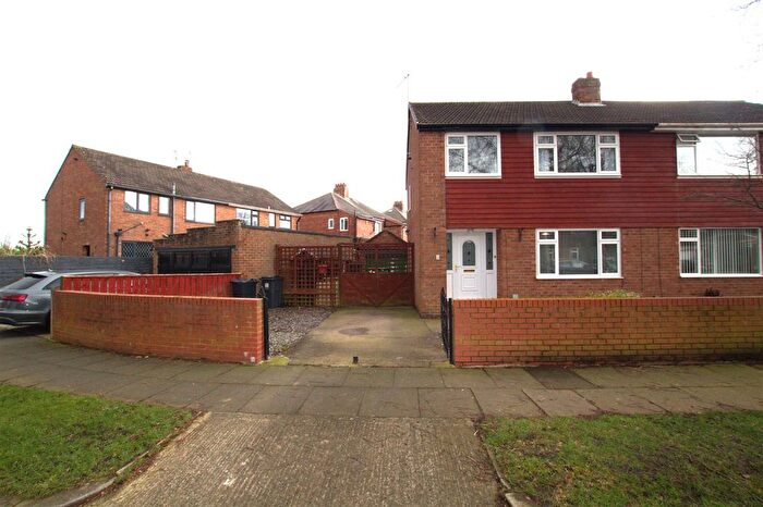 3 Bedroom Semi Detached House For Sale In Melrose Avenue, Darlington, DL3