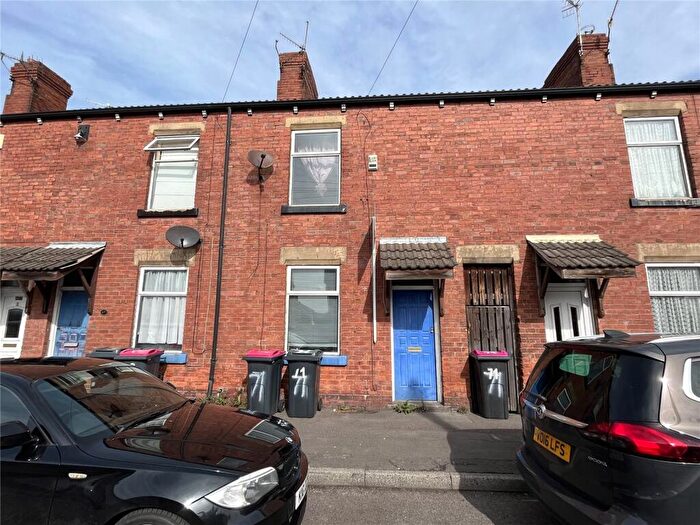 3 Bedroom Terraced House To Rent In Netherfield Lane, Parkgate, Rotherham, S62