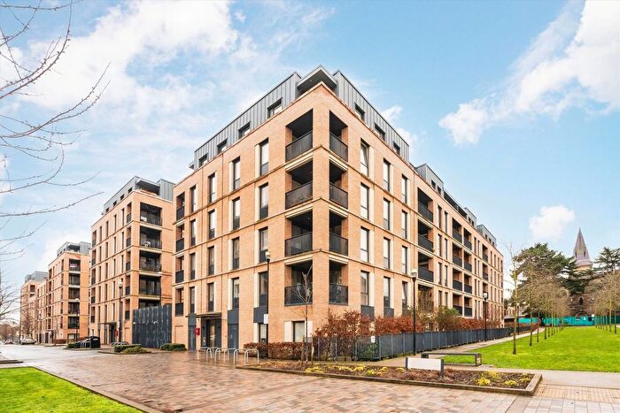 2 Bedroom Flat For Sale In Holman Drive, Southall, UB2