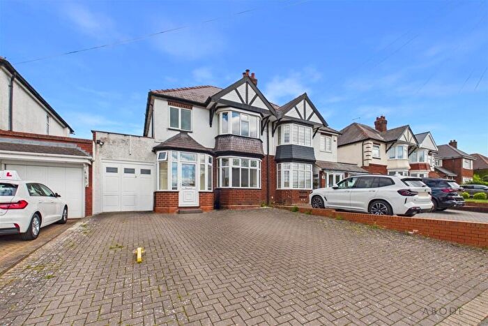 3 Bedroom Semi-Detached House For Sale In Narrow Lane, Halesowen, B62