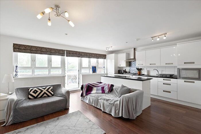 2 Bedroom Flat For Sale In Cheesemans Terrace, West Kensington, London, W14