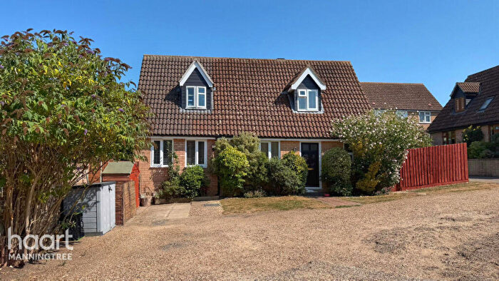 3 Bedroom Detached House For Sale In Turner Avenue, Lawford, Manningtree, CO11
