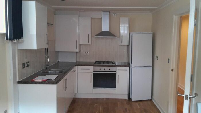2 Bedroom Flat To Rent In Queens Row, Walworth, SE17