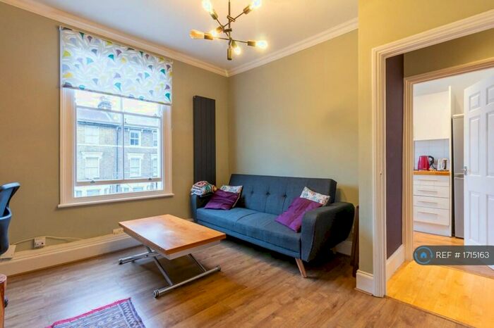 2 Bedroom Flat To Rent In Brockley, London, SE4