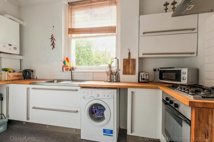 2 Bedroom Flat To Rent In Westbourne Drive, Forest Hill, London, SE23