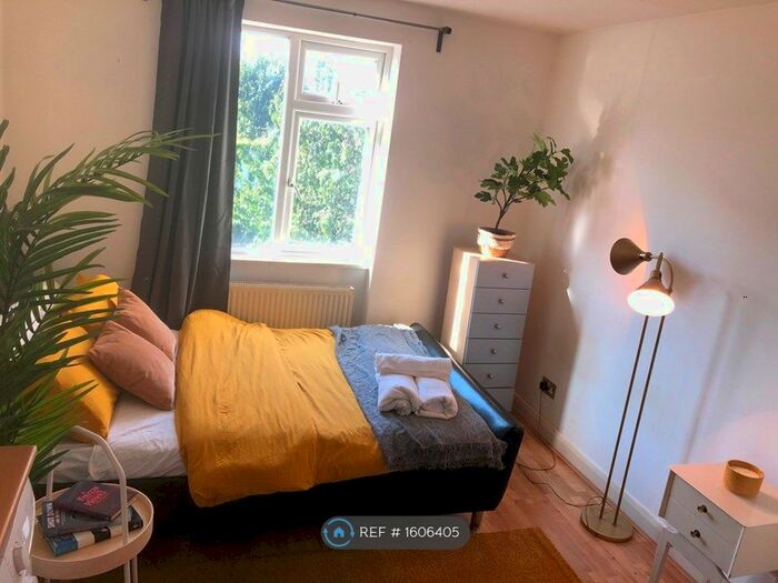 Studio To Rent In Harlesden, London, NW10
