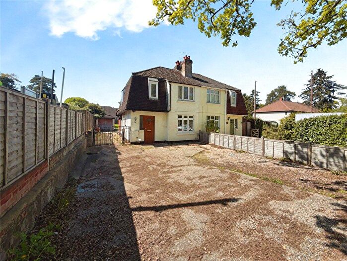 3 Bedroom Semi-Detached House For Sale In Botley Road, North Baddesley, Southampton, Hampshire, SO52