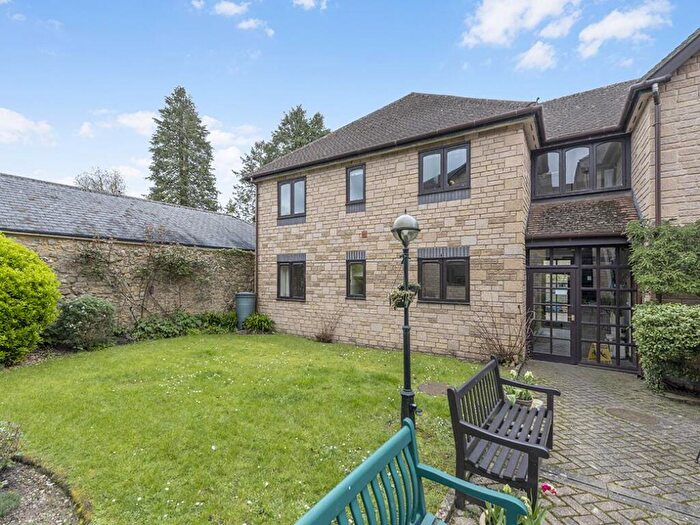 2 Bedroom Flat For Sale In Long Street, Sherborne, DT9