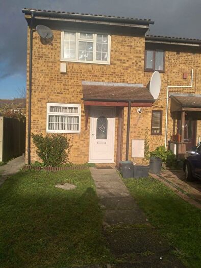 2 Bedroom Detached House To Rent In Wren Close, Orpington, BR5