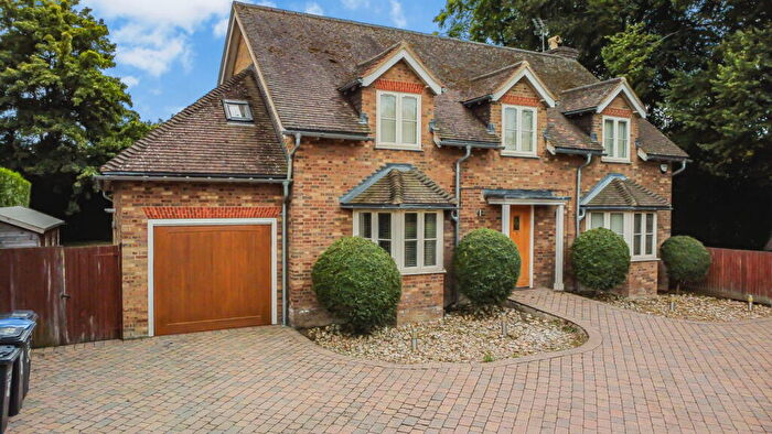 4 Bedroom Detached House To Rent In Privet Mews, Purley, CR8