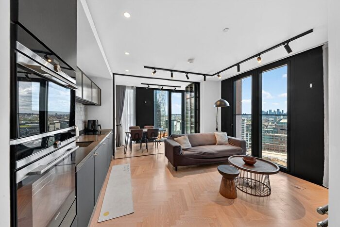 2 Bedroom Flat To Rent In One Crown Court, Shoreditch, EC2A