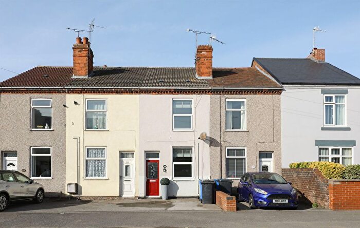 2 Bedroom Terraced House To Rent In Manor Road, Brimington, S43
