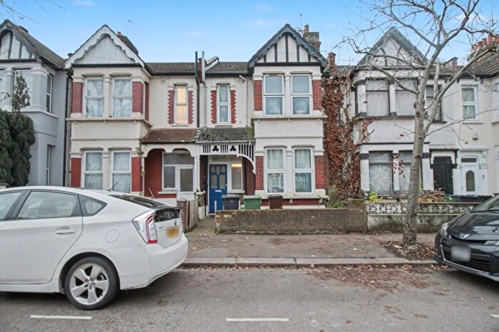 1 Bedroom Flat For Sale In Flat B, Colchester Road, London, E10