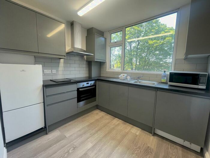 1 Bedroom Flat To Rent In Holly Bank, Leeds, LS6