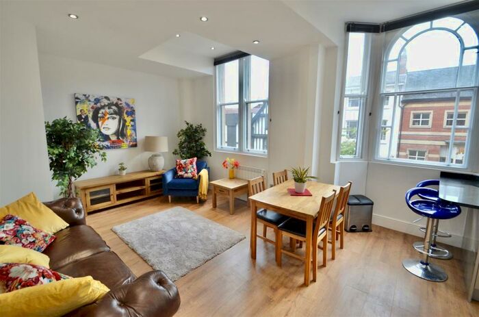 3 Bedroom Apartment To Rent In Wheeler Gate House, Wheeler Gate, NG1