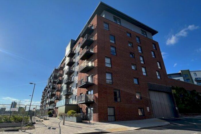 2 Bedroom Flat To Rent In John Thornycroft Road, Southampton, SO19