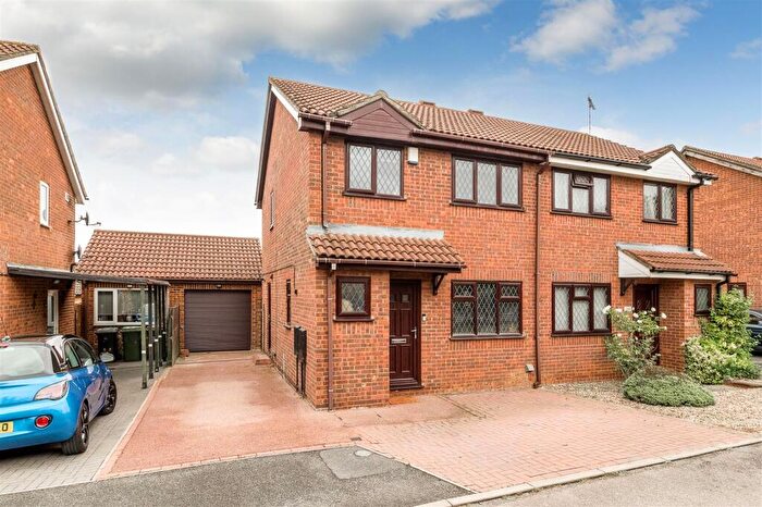 3 Bedroom Semi-Detached House To Rent In Medway Drive, Wellingborough, NN8