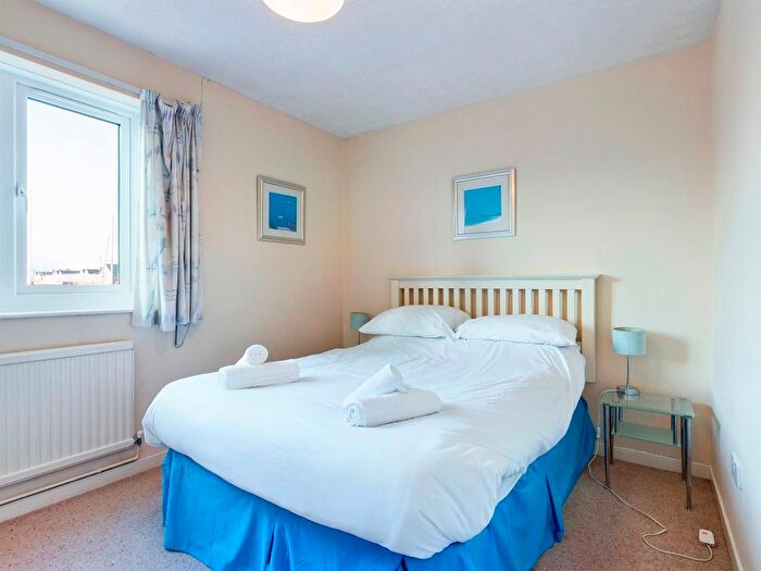 1 Bedroom Flat To Rent In Abernethy Quay, Marina, Swansea, SA1