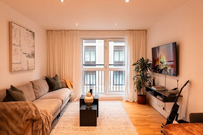 1 Bedroom Flat To Rent In City Of London, EC3N