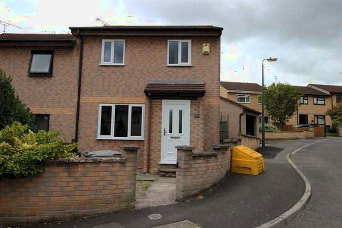 2 Bedroom End Of Terrace House To Rent In Lintham Drive, Kingswood, Bristol, BS15