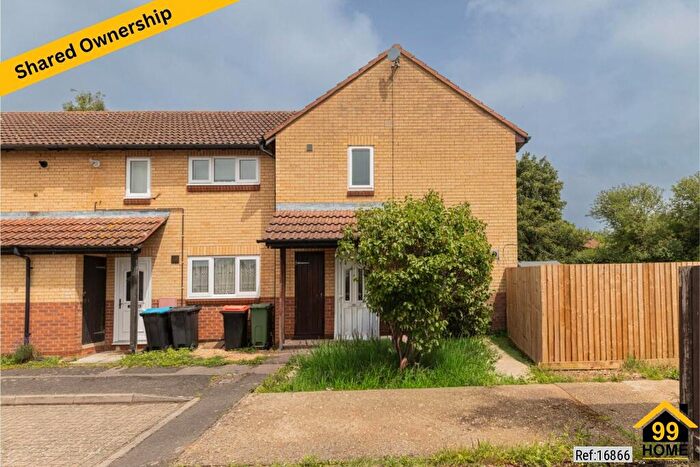 3 Bedroom End Of Terrace House For Sale In Ticehurst Close, Milton Keynes, MK7