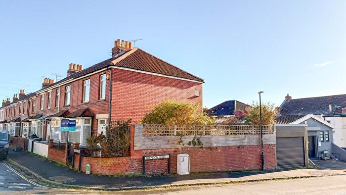 3 Bedroom End Of Terrace House For Sale In Dunford Road, Windmill Hill, BS3