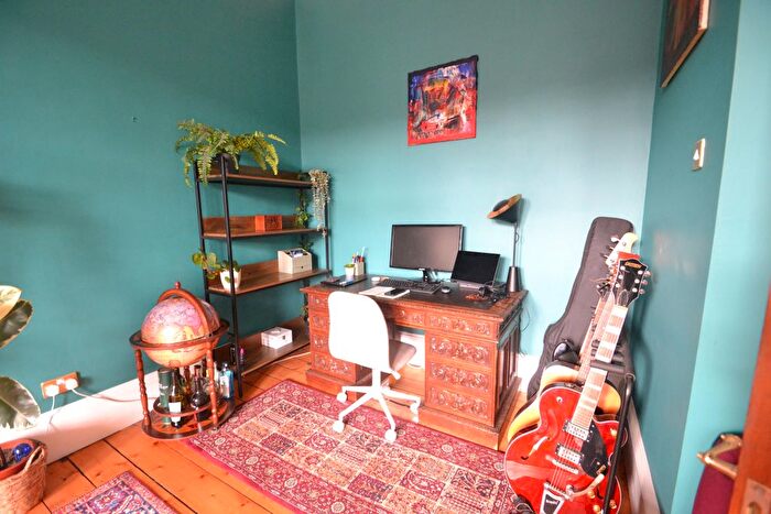 1 Bedroom Flat To Rent In /, Cartvale Road, Glasgow, G42