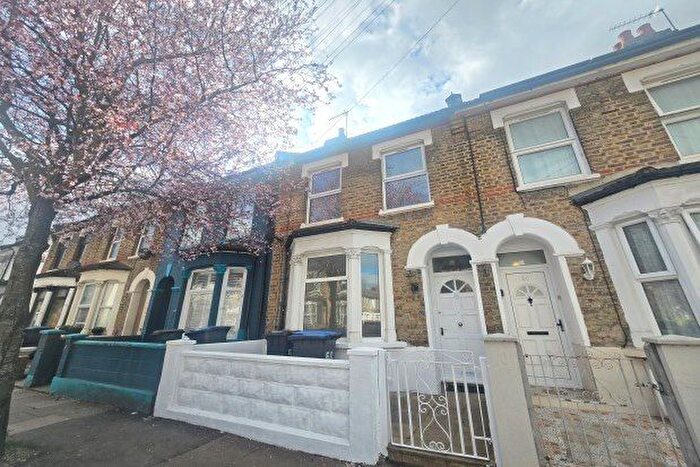 4 Bedroom Property To Rent In Somerset Road, London, N18