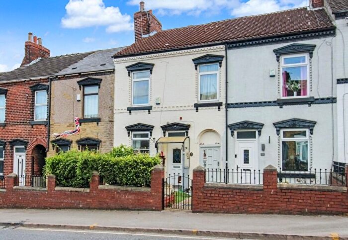 3 Bedroom Terraced House For Sale In Cemetery Road, Barnsley, S70