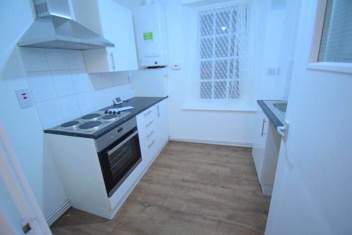 2 Bedroom Flat To Rent In Rowlands Manor, High Street, Orpington, BR5